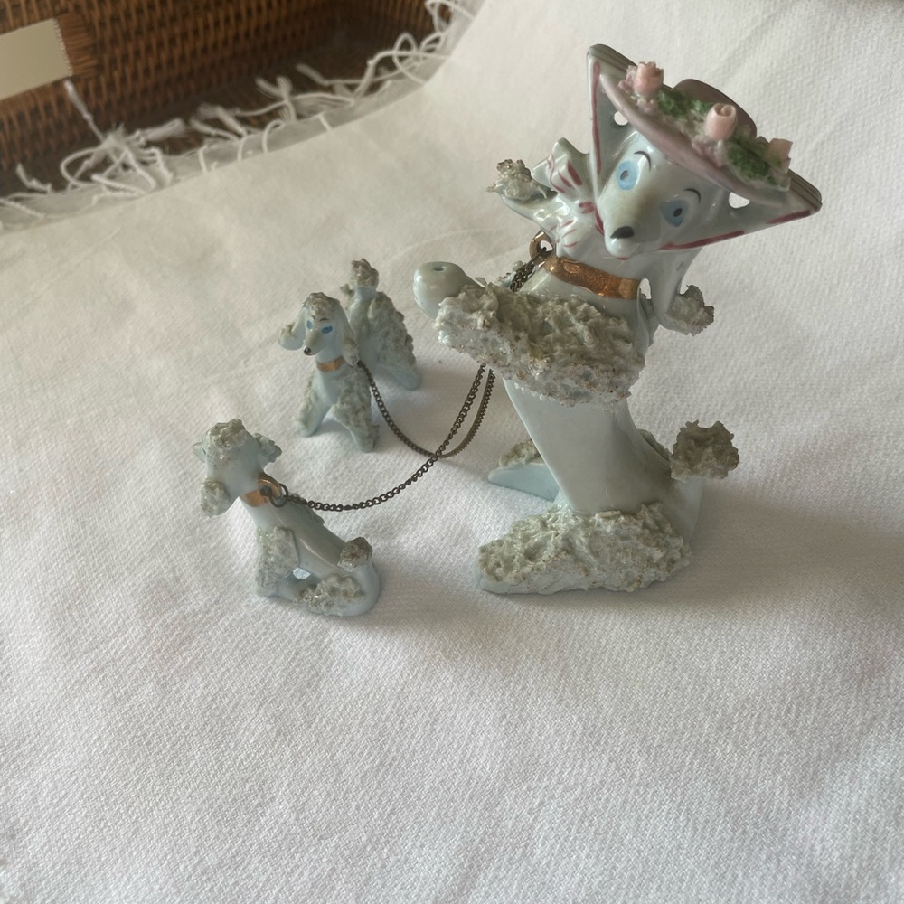 Charming Vintage Ceramic Dog Figurine With 2 Puppies